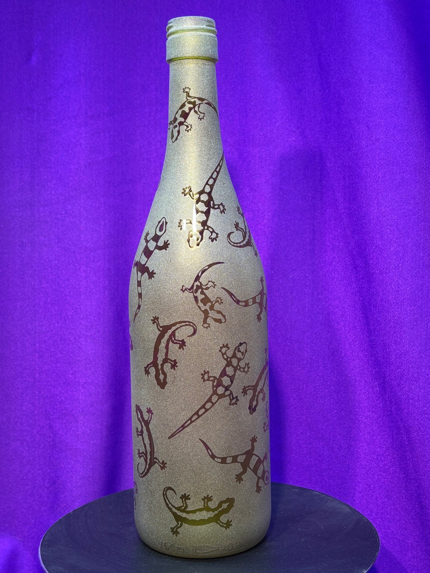 Sandblasted Gecko Incense Holder Bottle
