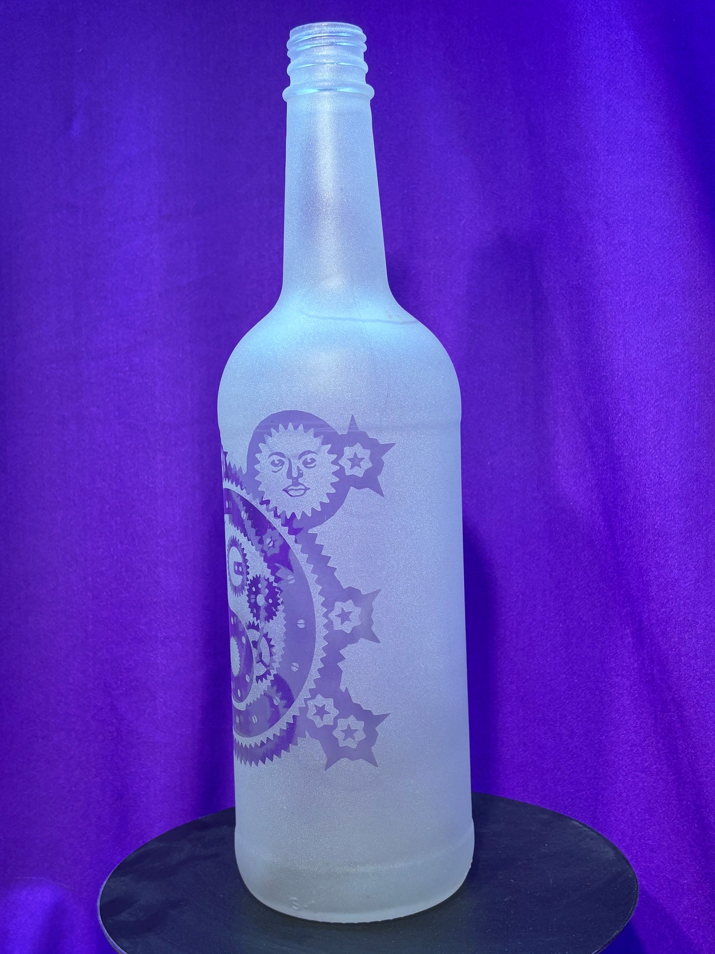 Sandblasted Gear Yin-Yang Incense Holder Bottle