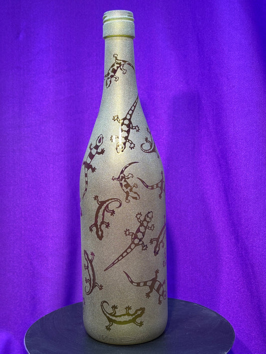 Sandblasted Gecko Incense Holder Bottle