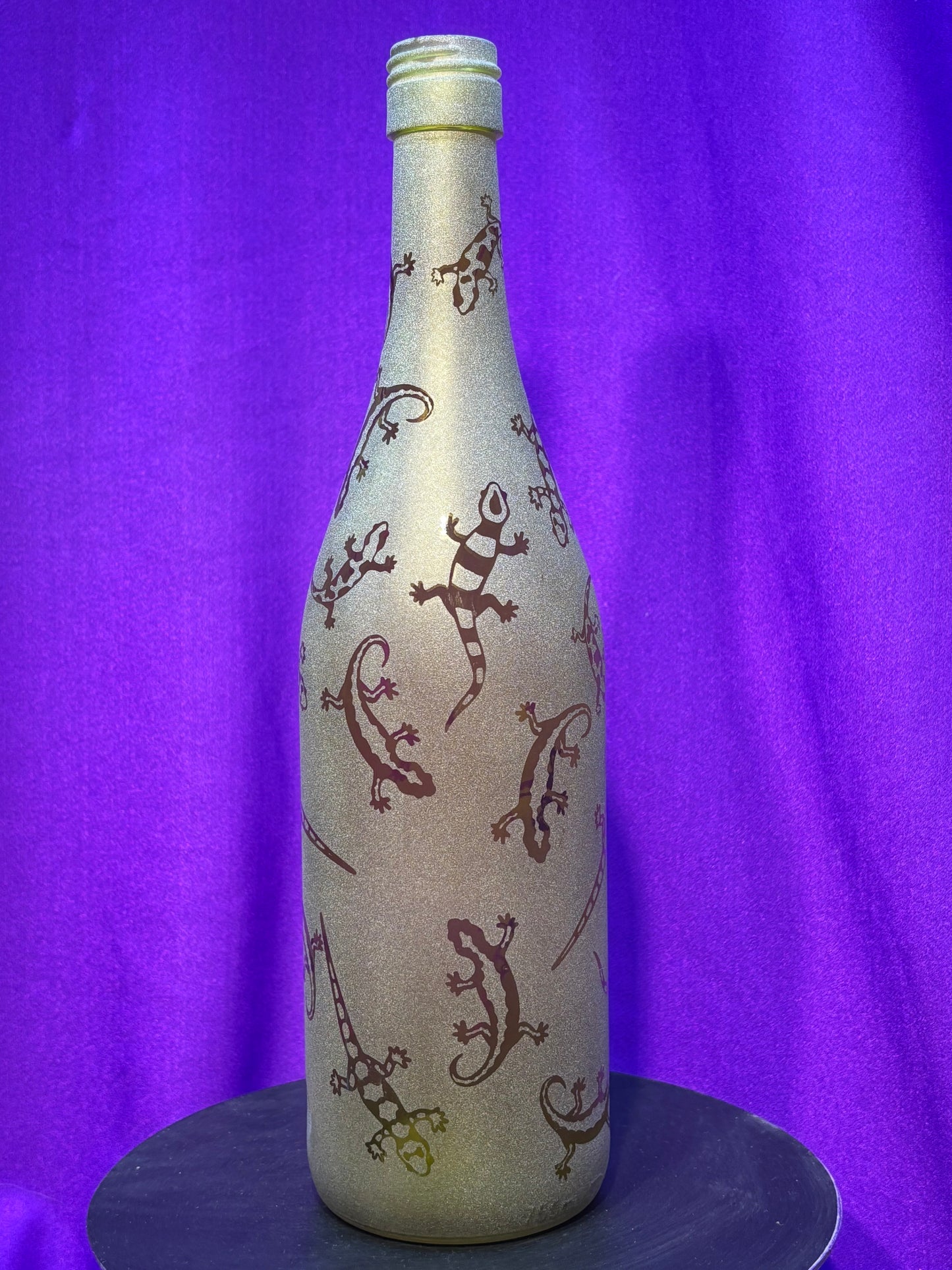 Sandblasted Gecko Incense Holder Bottle